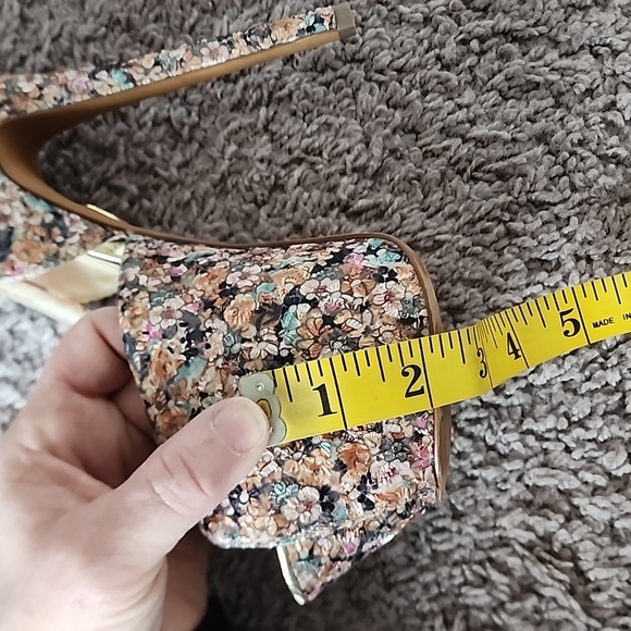 Betsey Johnson Bandit tapestry floral print platform shoes-6 - Picture 13 of 13